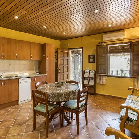 Cal Ferrer 3 -paller Apartment